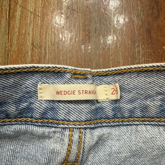 Levi's Wedgie Straight Light Blue Distressed Jeans Womens Size 26 - Picture 10 of 13
